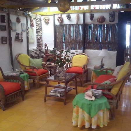 Caribbean Coral Inn Tela Esterno foto