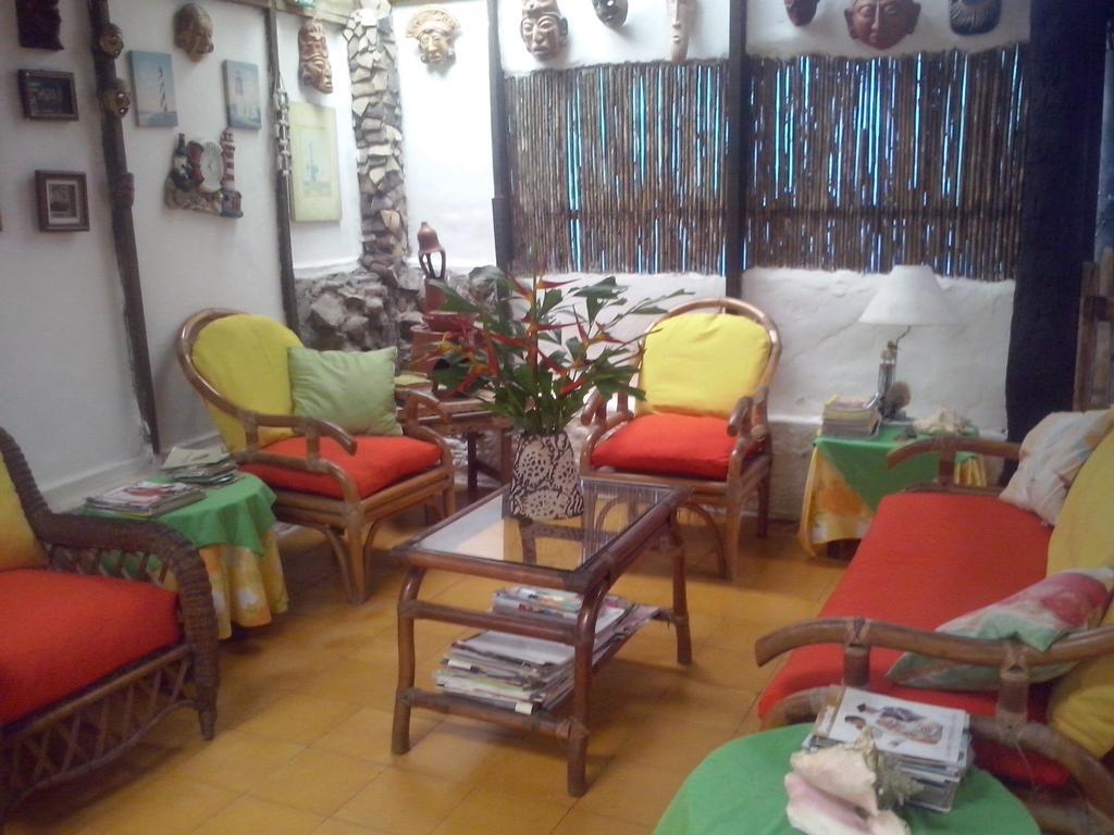 Caribbean Coral Inn Tela Esterno foto